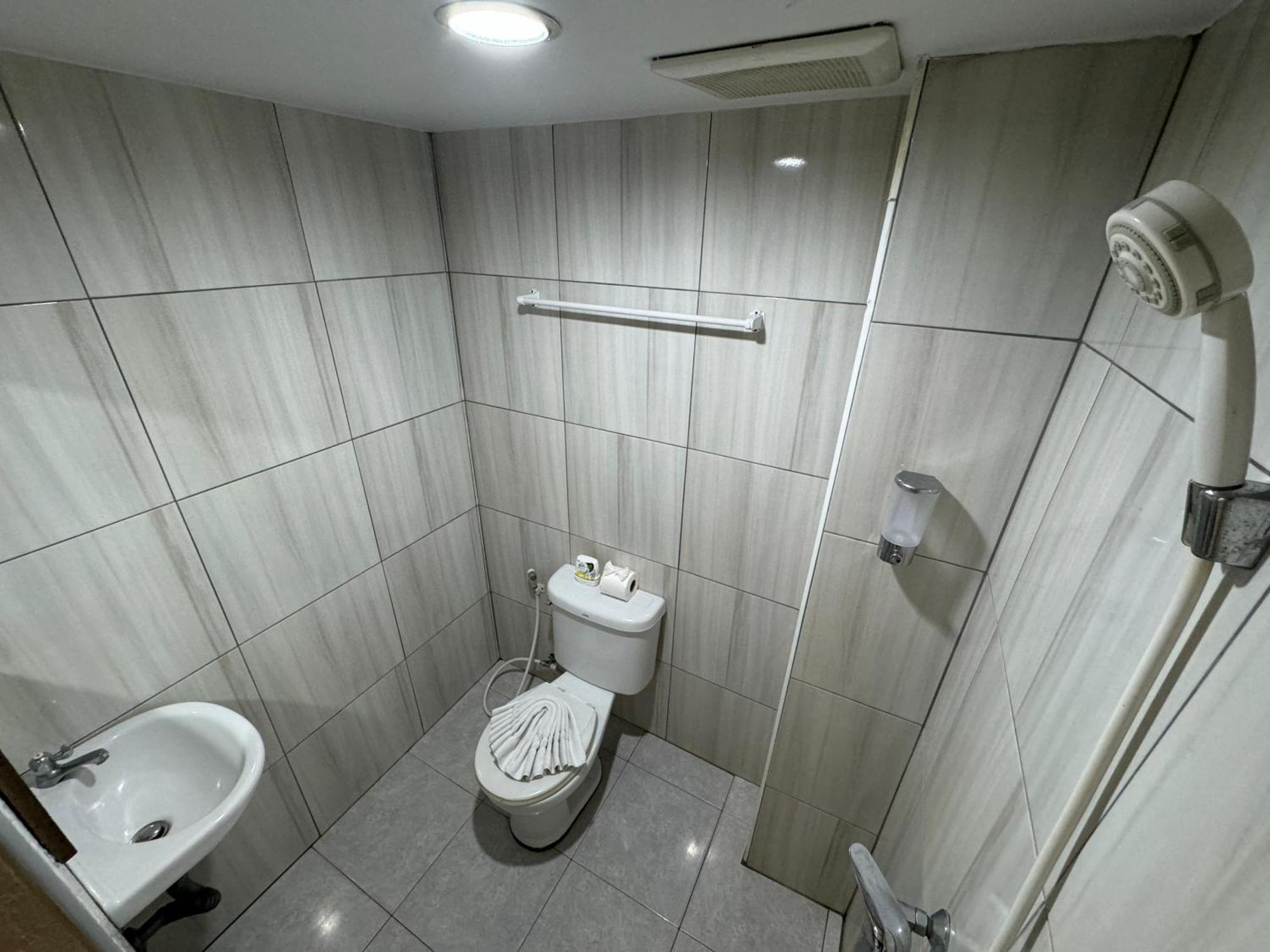 Chilli Salza Patong Hotel Luaran gambar
